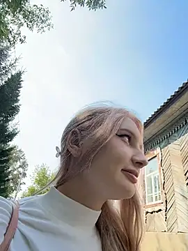 AmmyInPublic live sex cam