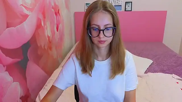 AliceAdams live cam on StripChat