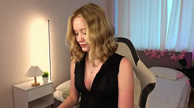 EvaHamilton live cam on StripChat