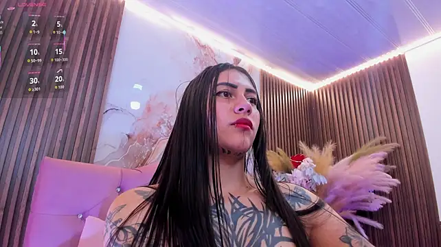 Kiara_tay live cam on StripChat