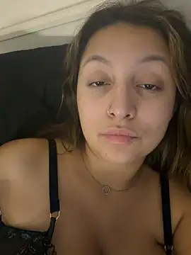CharlotteAfterDark live cam on StripChat