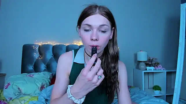 Iveniea - Trans webcam sex chat