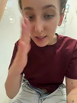 flexibledoll_ (G young) - Show tits in public Toilet