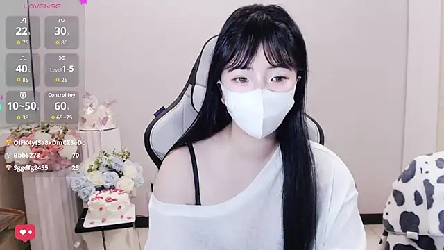 Nina_777_ live cam on StripChat