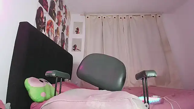 cassidy_blossom live cam on StripChat