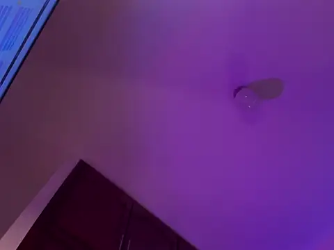 RED_VIOLETH live cam on StripChat
