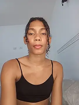 SkarlySecrets live cam on StripChat