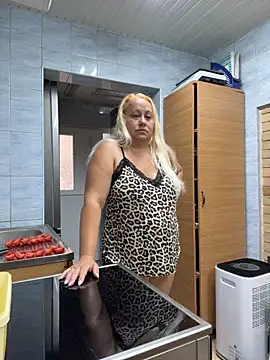 SabinaSweety live cam on StripChat
