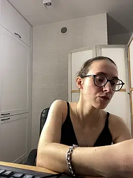 MartiniiSelenna live cam on StripChat