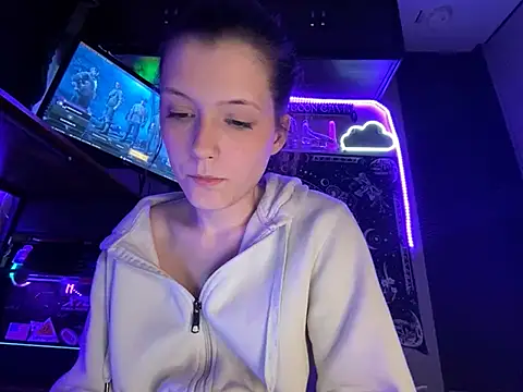 lilactease (F teen) - ✨💦use new Nora toy💦✨