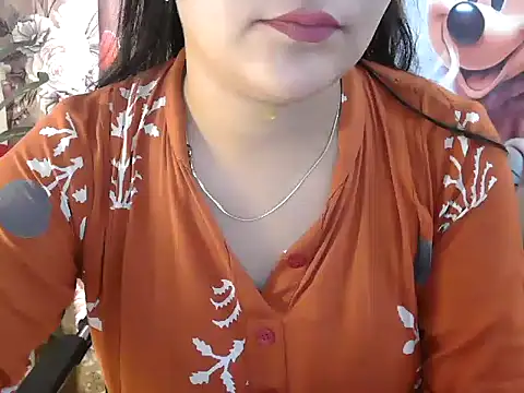 _chitranshi live cam on StripChat