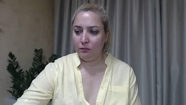 sweetpussy13 live cam on StripChat