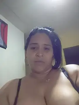 Alejandrava live cam on StripChat