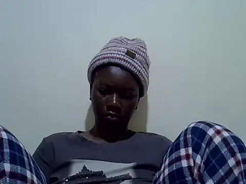 Sweet-Lynn live cam on StripChat