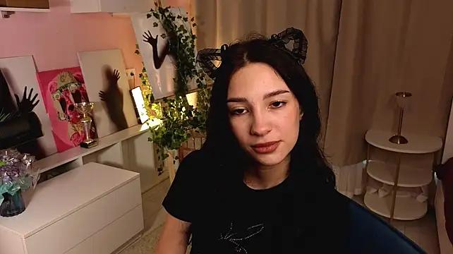 VinaMccroy live cam on StripChat