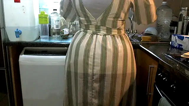 NewBeginnings8 live cam on StripChat
