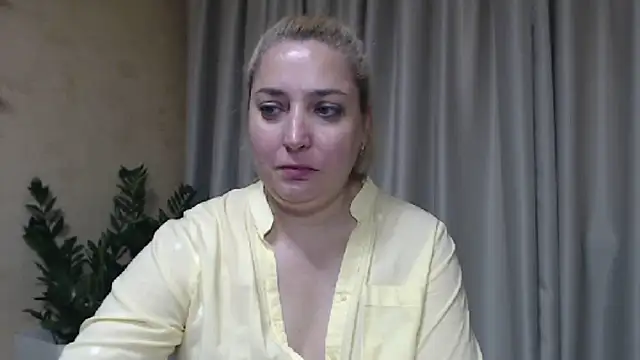 sweetpussy13 live cam on StripChat