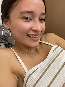 candy_deluxe live cam on StripChat