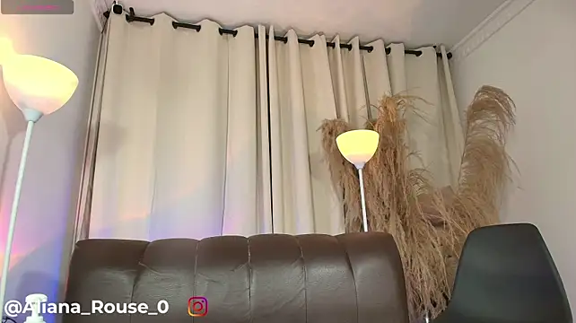 Aliana_Rouse live cam on StripChat