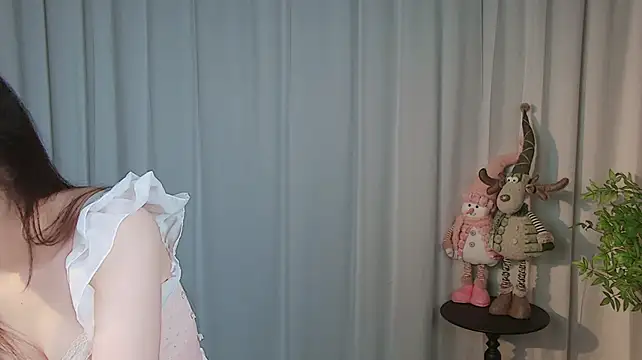zaizai-66 live cam on StripChat