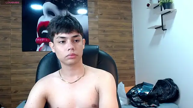 ivan_cooper live cam on StripChat