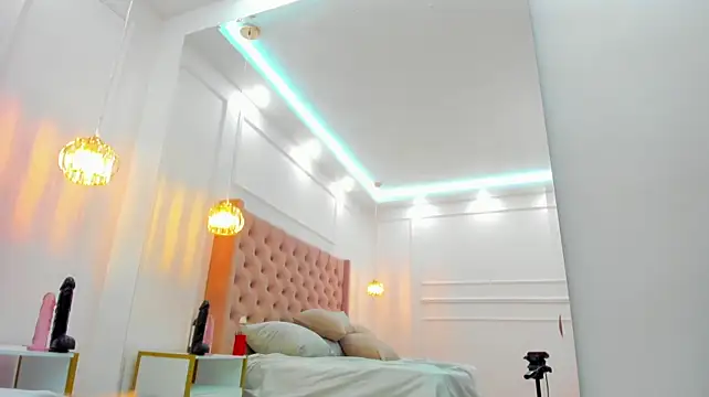 nicelle_ribbon live cam on StripChat