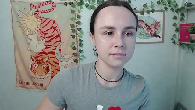 VeryVeryVeryShy_ live cam on StripChat