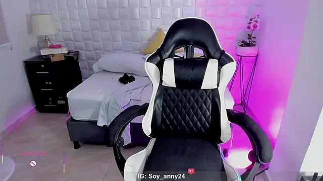 anny_rouse24 webcam