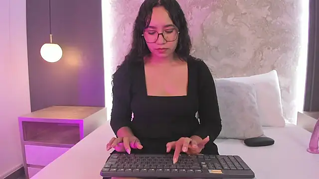 alysson_moon_ webcam