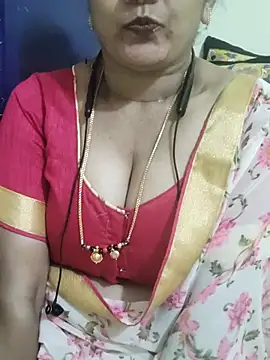 Raashi_15 live cam on StripChat