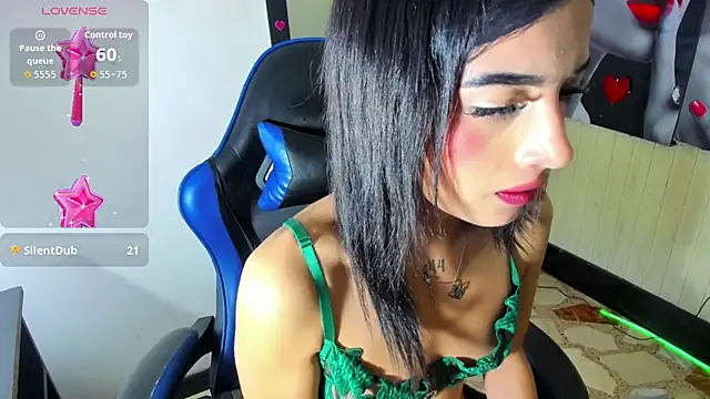 honeyluxe_ live cam on StripChat