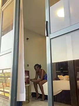 sis27 (F young) - A lot of squirts in doggy 💦