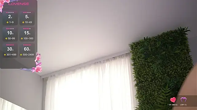 FreyaHeart live cam on StripChat