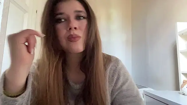 jaquelynobando (F teen) - air kiss💋💋