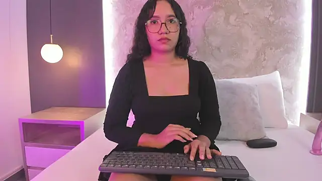 alysson_moon_ live cam on StripChat