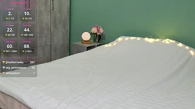 take_me_to_moon live cam on StripChat