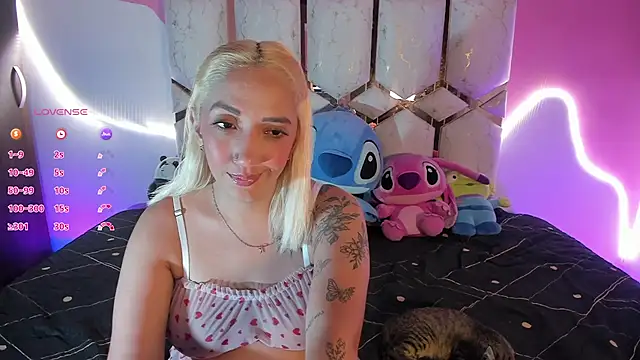 Amanda_klaire live cam on StripChat
