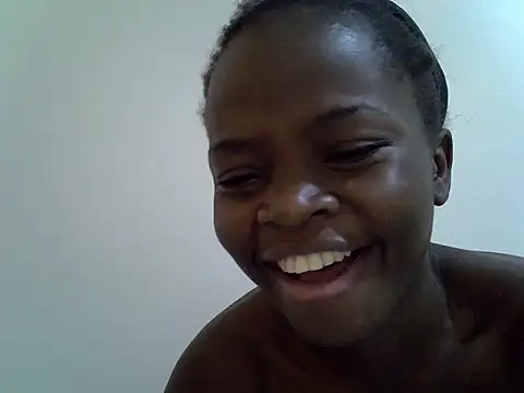 am_Millie live cam on StripChat