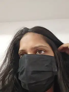 ITSranu235 live cam on StripChat