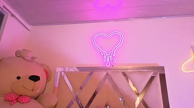 VALENBLOOM_TAY live webcam