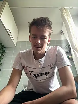 Toyjungee live cam on StripChat
