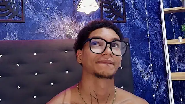 kai_storm77 live cam on StripChat
