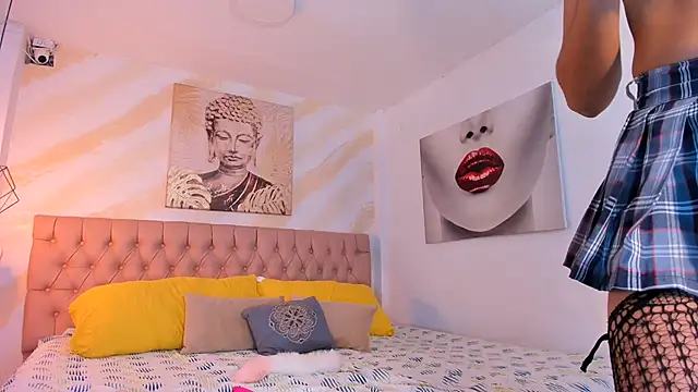 zaira_sofiaa (T young) - BIG DILDO IN ASS