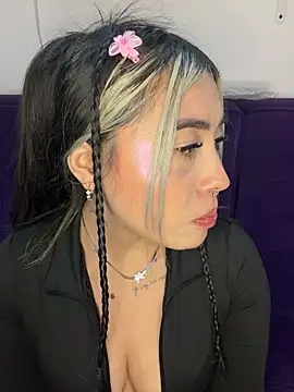 manuelaveeleez (F young) - dance sexy and full naked in the office