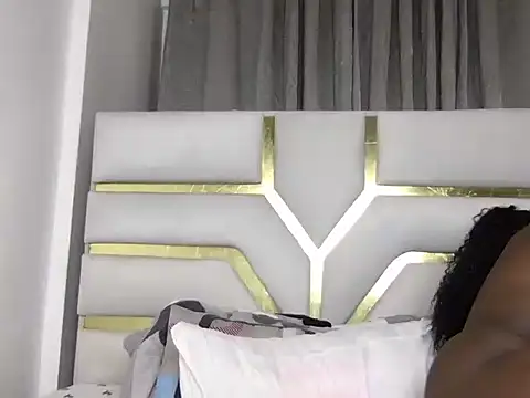 lexxy7 (F young) - last tipper gets free video