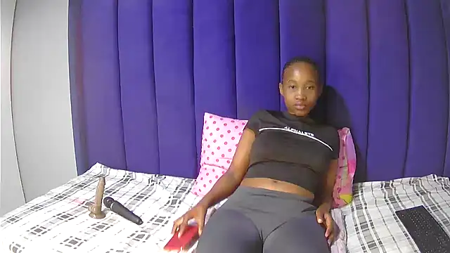Pretty-C live cam on StripChat