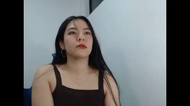 EloiseJun live cam on StripChat