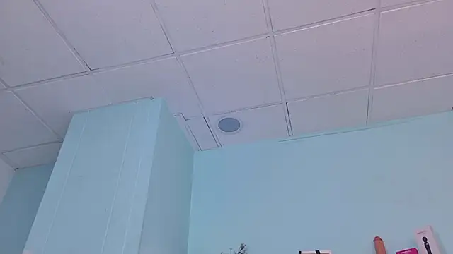 Emerald_gh live cam on StripChat