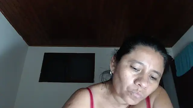 adrixxx38 live cam preview on Stripchat