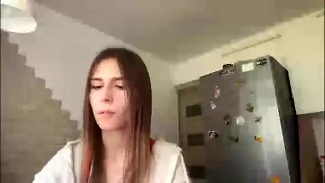 ZaraGuyette live cam on StripChat
